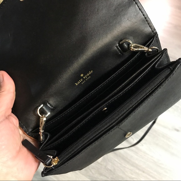 Purse. Used once! No rips or stains EUC - Picture 2 of 2